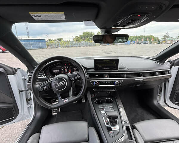 Белый Ауди S5 Sportback, объемом двигателя 3 л и пробегом 96 тыс. км за 32000 $, фото 8 на Automoto.ua