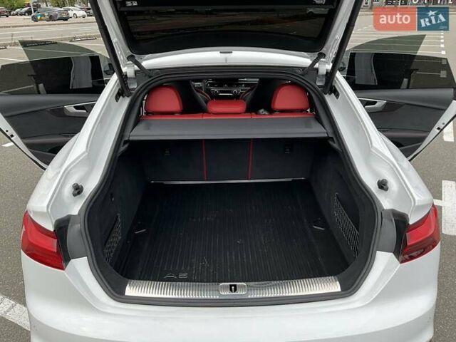 Белый Ауди S5 Sportback, объемом двигателя 3 л и пробегом 9 тыс. км за 62990 $, фото 32 на Automoto.ua