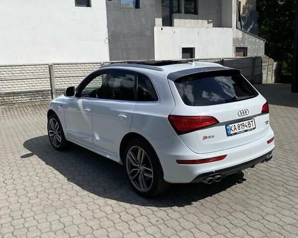Белый Ауди SQ5, объемом двигателя 3 л и пробегом 162 тыс. км за 16000 $, фото 3 на Automoto.ua