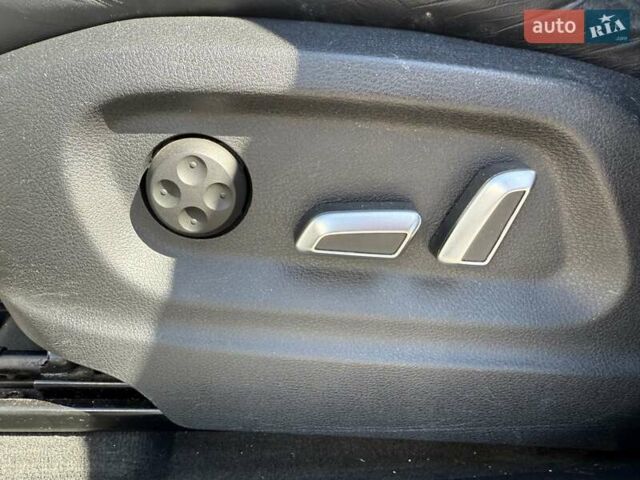 Білий Ауді SQ5, об'ємом двигуна 3 л та пробігом 137 тис. км за 26000 $, фото 21 на Automoto.ua