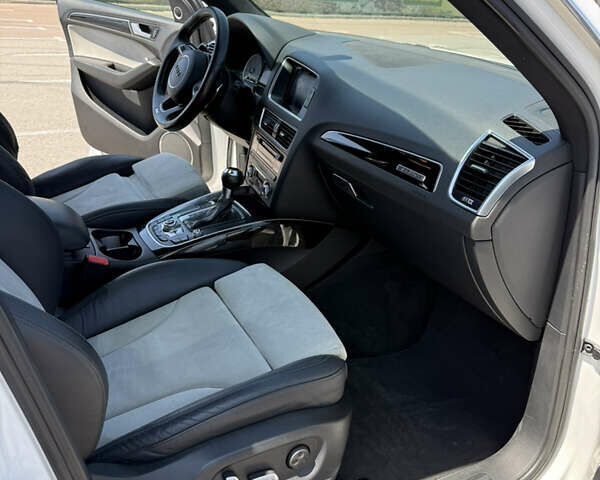 Белый Ауди SQ5, объемом двигателя 3 л и пробегом 133 тыс. км за 26500 $, фото 5 на Automoto.ua