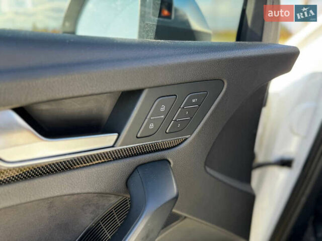 Білий Ауді SQ5, об'ємом двигуна 3 л та пробігом 116 тис. км за 32500 $, фото 16 на Automoto.ua