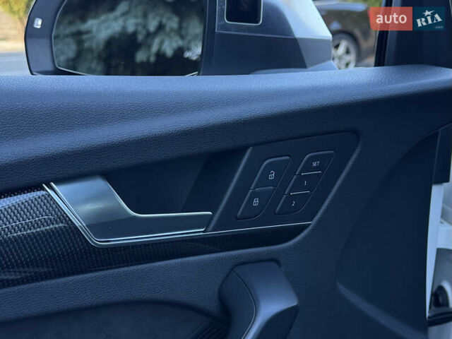 Белый Ауди SQ5, объемом двигателя 3 л и пробегом 171 тыс. км за 29350 $, фото 60 на Automoto.ua