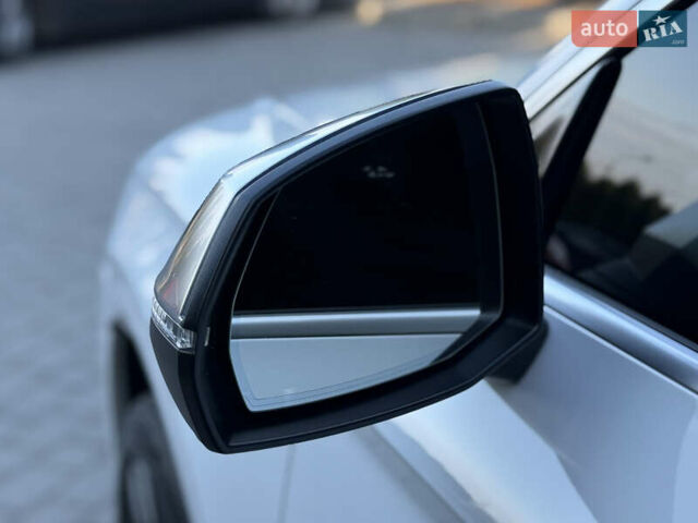 Белый Ауди SQ5, объемом двигателя 3 л и пробегом 170 тыс. км за 25600 $, фото 81 на Automoto.ua