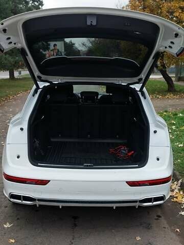 Белый Ауди SQ5, объемом двигателя 3 л и пробегом 135 тыс. км за 39000 $, фото 10 на Automoto.ua