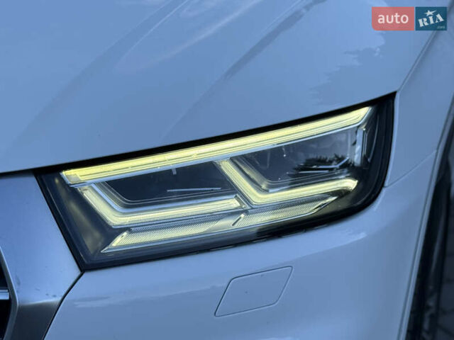 Белый Ауди SQ5, объемом двигателя 3 л и пробегом 170 тыс. км за 25600 $, фото 75 на Automoto.ua