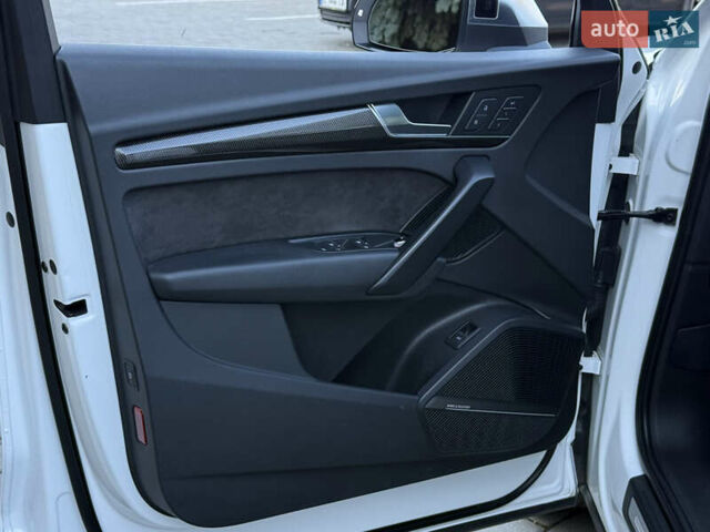 Белый Ауди SQ5, объемом двигателя 3 л и пробегом 170 тыс. км за 25600 $, фото 66 на Automoto.ua