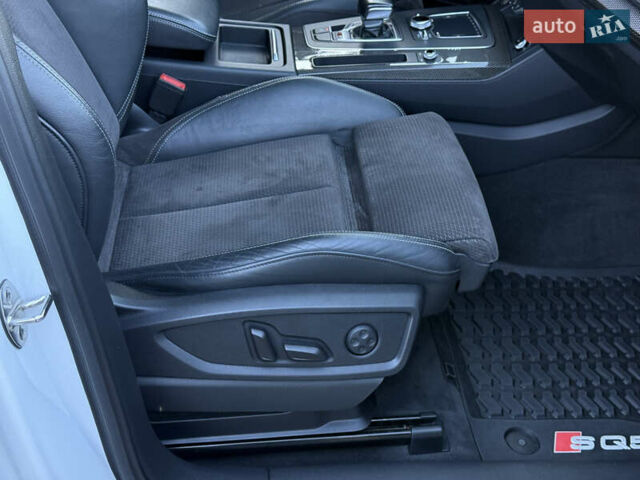 Белый Ауди SQ5, объемом двигателя 3 л и пробегом 170 тыс. км за 25600 $, фото 2 на Automoto.ua