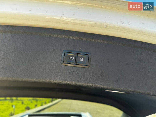 Білий Ауді SQ5, об'ємом двигуна 3 л та пробігом 116 тис. км за 32500 $, фото 27 на Automoto.ua