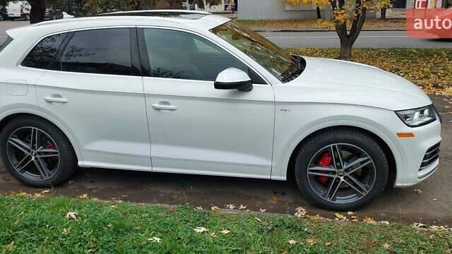 Белый Ауди SQ5, объемом двигателя 3 л и пробегом 135 тыс. км за 39000 $, фото 1 на Automoto.ua