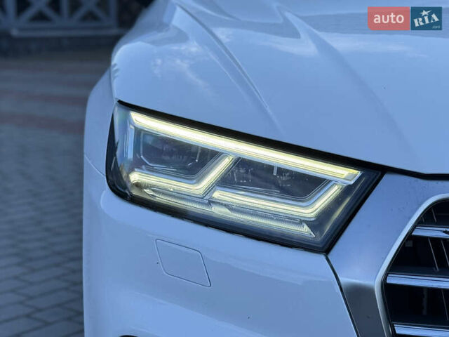 Белый Ауди SQ5, объемом двигателя 3 л и пробегом 170 тыс. км за 25600 $, фото 74 на Automoto.ua