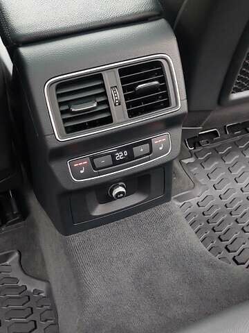 Белый Ауди SQ5, объемом двигателя 3 л и пробегом 135 тыс. км за 39000 $, фото 16 на Automoto.ua