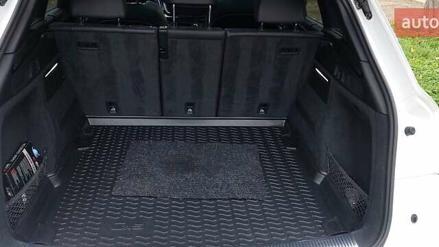 Белый Ауди SQ5, объемом двигателя 3 л и пробегом 135 тыс. км за 39000 $, фото 11 на Automoto.ua