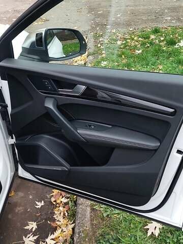 Белый Ауди SQ5, объемом двигателя 3 л и пробегом 135 тыс. км за 39000 $, фото 19 на Automoto.ua