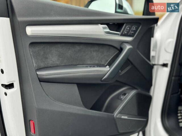 Ауди SQ5 2018 в Киеве на Automoto.ua Белый Ауди SQ5, объемом двигателя 3 л и пробегом 141 тыс. км за 27900 $, фото 43 на Automoto.ua