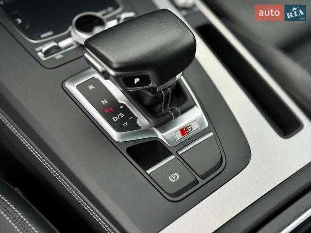 Ауди SQ5 2018 в Киеве на Automoto.ua Белый Ауди SQ5, объемом двигателя 3 л и пробегом 141 тыс. км за 27900 $, фото 51 на Automoto.ua