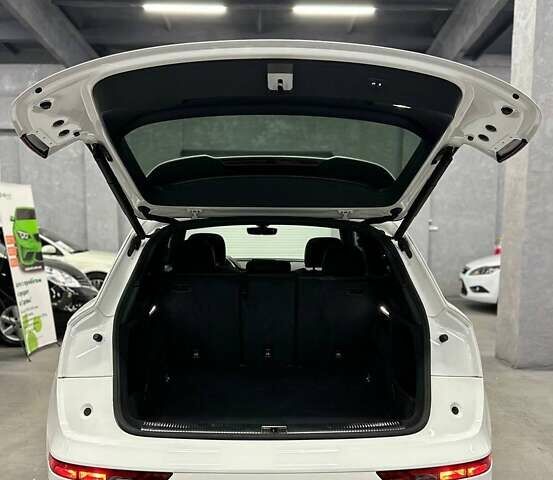 Білий Ауді SQ5, об'ємом двигуна 3 л та пробігом 110 тис. км за 24499 $, фото 26 на Automoto.ua