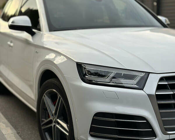 Білий Ауді SQ5, об'ємом двигуна 3 л та пробігом 57 тис. км за 34000 $, фото 2 на Automoto.ua