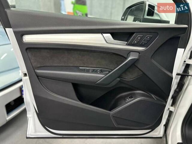 Білий Ауді SQ5, об'ємом двигуна 3 л та пробігом 110 тис. км за 24499 $, фото 14 на Automoto.ua