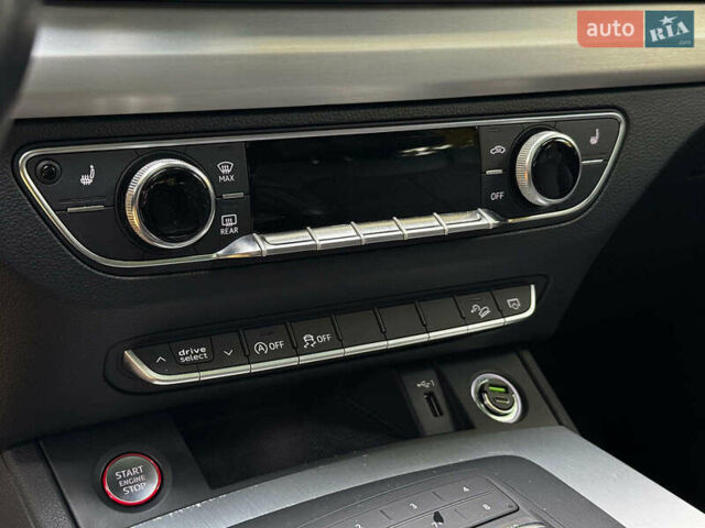 Белый Ауди SQ5, объемом двигателя 3 л и пробегом 125 тыс. км за 31440 $, фото 24 на Automoto.ua