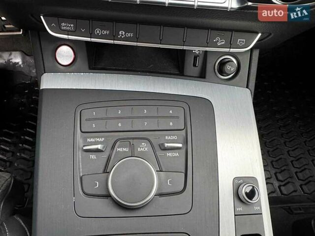 Белый Ауди SQ5, объемом двигателя 3 л и пробегом 125 тыс. км за 39740 $, фото 26 на Automoto.ua