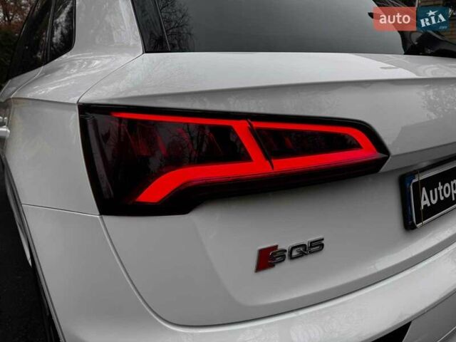 Белый Ауди SQ5, объемом двигателя 3 л и пробегом 125 тыс. км за 39740 $, фото 9 на Automoto.ua