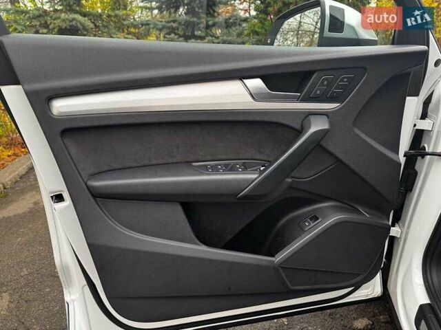 Белый Ауди SQ5, объемом двигателя 3 л и пробегом 125 тыс. км за 39740 $, фото 13 на Automoto.ua