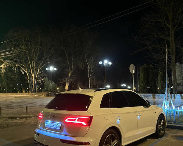 Білий Ауді SQ5, об'ємом двигуна 3 л та пробігом 51 тис. км за 48000 $, фото 25 на Automoto.ua