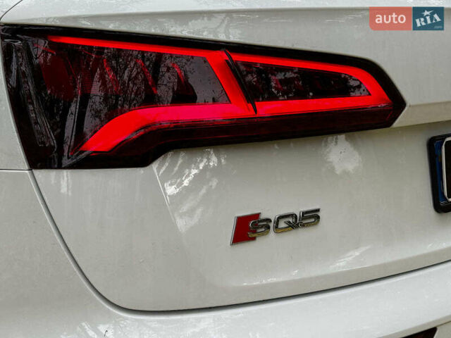 Белый Ауди SQ5, объемом двигателя 3 л и пробегом 125 тыс. км за 31440 $, фото 13 на Automoto.ua