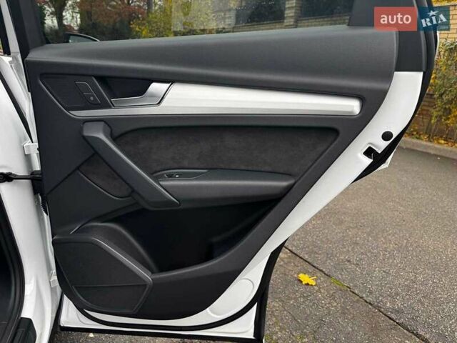 Белый Ауди SQ5, объемом двигателя 3 л и пробегом 125 тыс. км за 39740 $, фото 37 на Automoto.ua