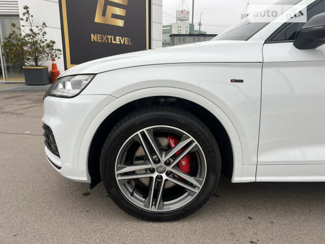 Білий Ауді SQ5, об'ємом двигуна 3 л та пробігом 51 тис. км за 48000 $, фото 14 на Automoto.ua