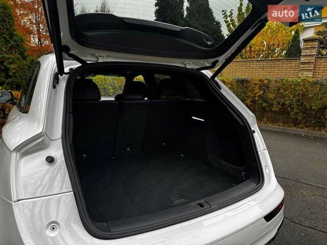 Белый Ауди SQ5, объемом двигателя 3 л и пробегом 125 тыс. км за 39740 $, фото 10 на Automoto.ua