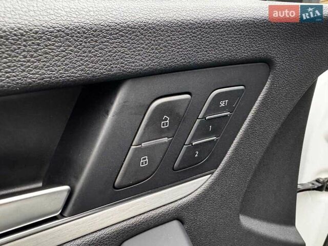 Белый Ауди SQ5, объемом двигателя 3 л и пробегом 125 тыс. км за 39740 $, фото 15 на Automoto.ua