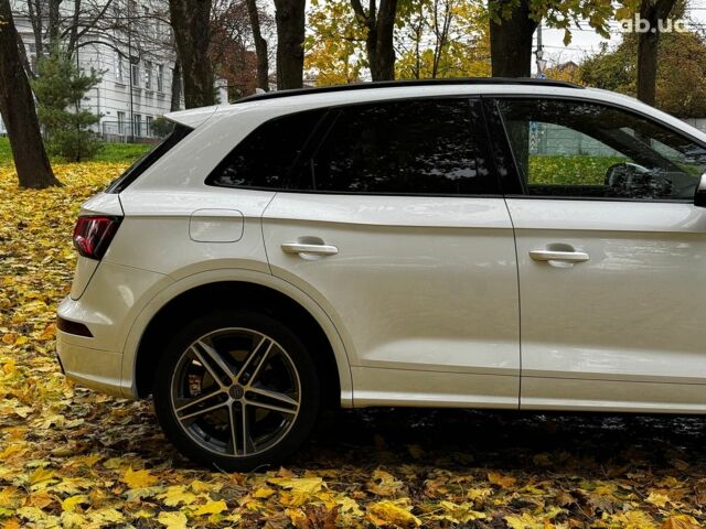 Белый Ауди SQ5, объемом двигателя 3 л и пробегом 125 тыс. км за 31440 $, фото 3 на Automoto.ua
