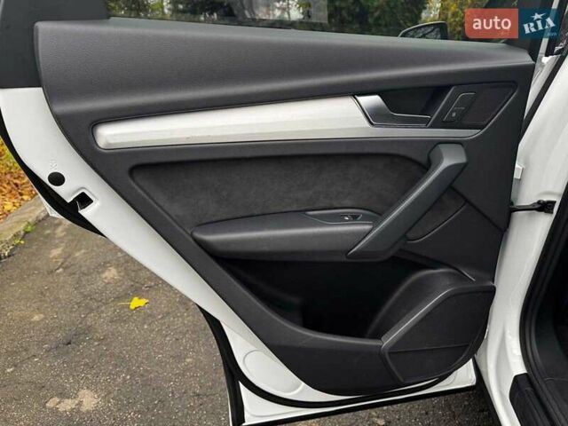 Белый Ауди SQ5, объемом двигателя 3 л и пробегом 125 тыс. км за 39740 $, фото 32 на Automoto.ua