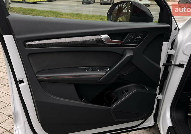 Белый Ауди SQ5, объемом двигателя 3 л и пробегом 60 тыс. км за 39900 $, фото 34 на Automoto.ua