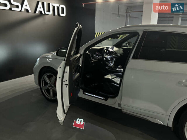 Білий Ауді SQ5, об'ємом двигуна 2.99 л та пробігом 28 тис. км за 44900 $, фото 32 на Automoto.ua
