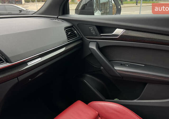 Белый Ауди SQ5, объемом двигателя 3 л и пробегом 60 тыс. км за 39900 $, фото 23 на Automoto.ua