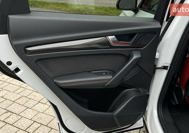 Белый Ауди SQ5, объемом двигателя 3 л и пробегом 60 тыс. км за 39900 $, фото 35 на Automoto.ua