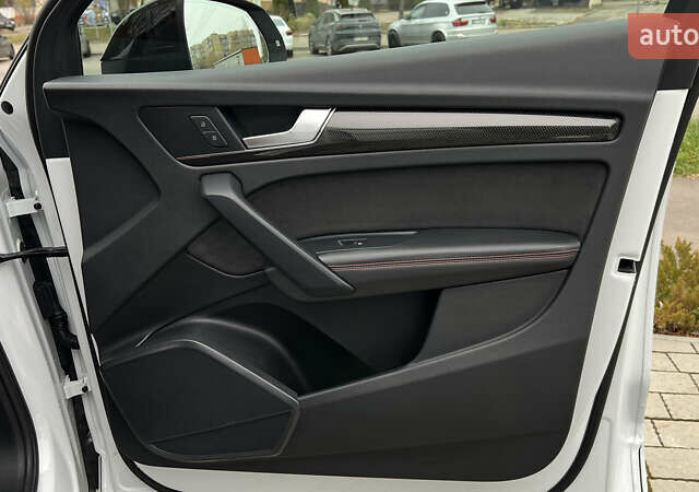 Белый Ауди SQ5, объемом двигателя 3 л и пробегом 60 тыс. км за 39900 $, фото 49 на Automoto.ua