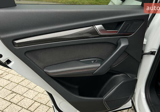 Белый Ауди SQ5, объемом двигателя 3 л и пробегом 60 тыс. км за 39900 $, фото 42 на Automoto.ua