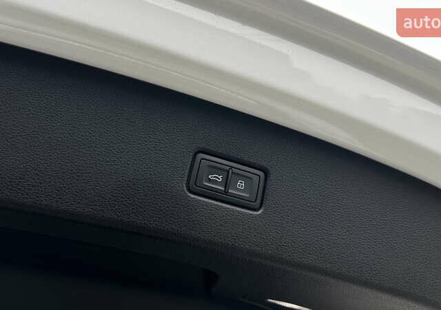 Белый Ауди SQ5, объемом двигателя 3 л и пробегом 60 тыс. км за 39900 $, фото 44 на Automoto.ua