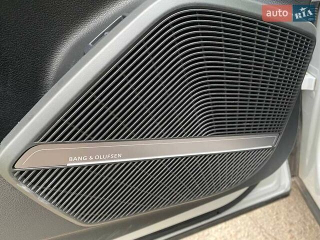 Білий Ауді SQ5, об'ємом двигуна 3 л та пробігом 32 тис. км за 46900 $, фото 11 на Automoto.ua