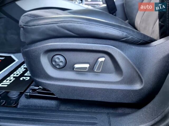 Чорний Ауді SQ5, об'ємом двигуна 3 л та пробігом 127 тис. км за 19500 $, фото 45 на Automoto.ua