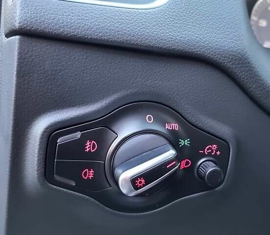 Чорний Ауді SQ5, об'ємом двигуна 3 л та пробігом 127 тис. км за 19500 $, фото 51 на Automoto.ua