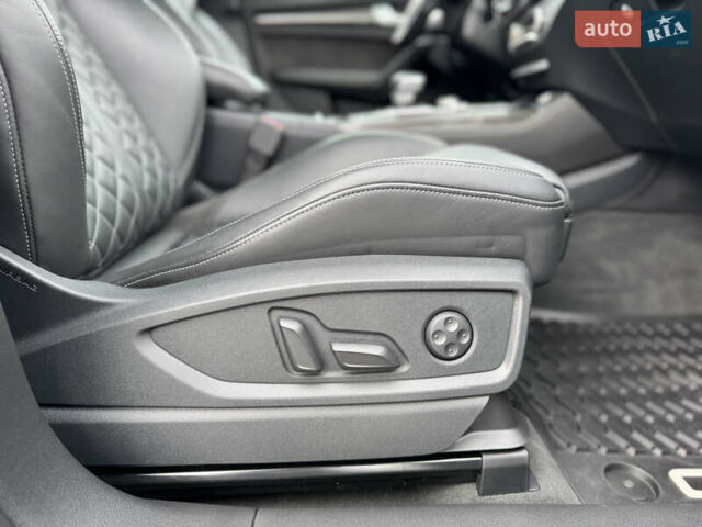 Черный Ауди SQ5, объемом двигателя 3 л и пробегом 177 тыс. км за 26490 $, фото 53 на Automoto.ua