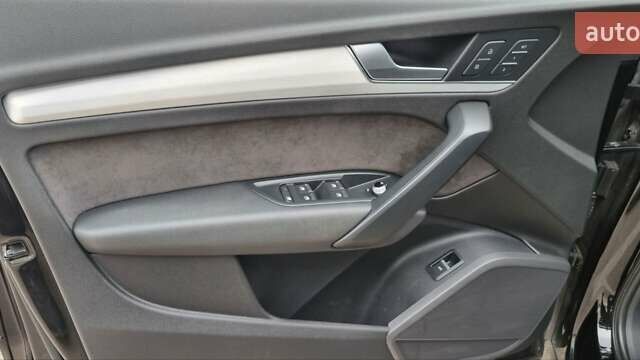 Чорний Ауді SQ5, об'ємом двигуна 3 л та пробігом 113 тис. км за 29600 $, фото 21 на Automoto.ua
