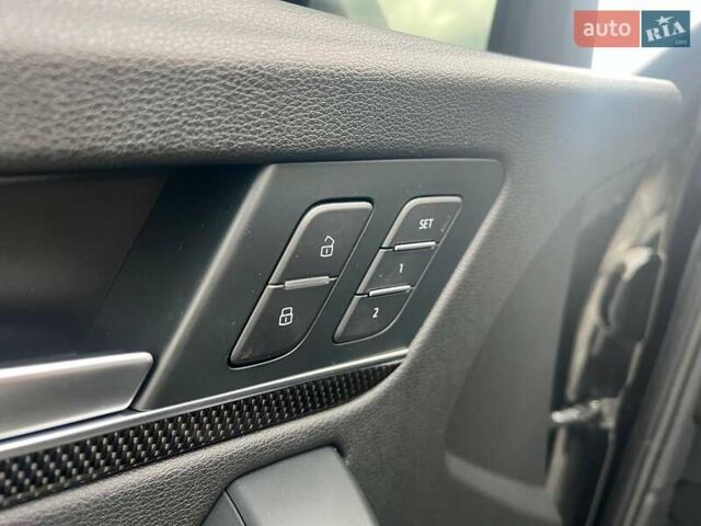 Чорний Ауді SQ5, об'ємом двигуна 3 л та пробігом 153 тис. км за 33990 $, фото 17 на Automoto.ua