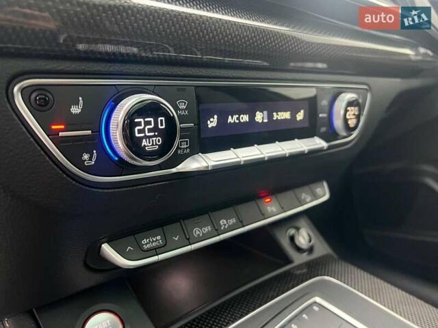 Чорний Ауді SQ5, об'ємом двигуна 3 л та пробігом 153 тис. км за 33990 $, фото 34 на Automoto.ua