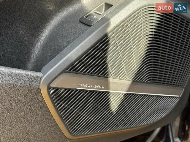 Чорний Ауді SQ5, об'ємом двигуна 3 л та пробігом 155 тис. км за 33690 $, фото 15 на Automoto.ua
